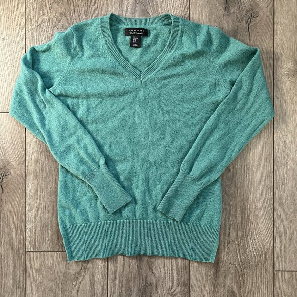 Tahari 100% 2 Ply Cashmere V Neck Teal Sweater Size XS - Picture 1 of 4